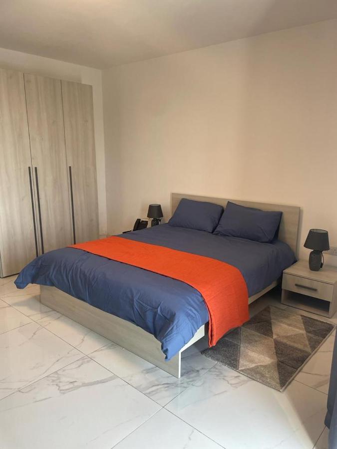 Blu-M Central Qormi Exteriör bild