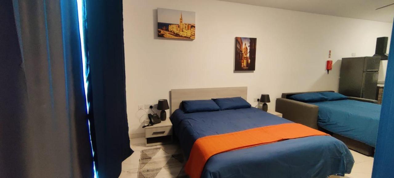 Blu-M Central Qormi Exteriör bild