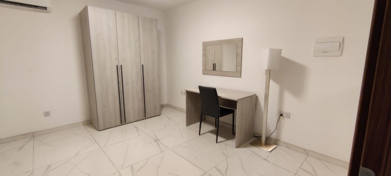 Blu-M Central Qormi Exteriör bild