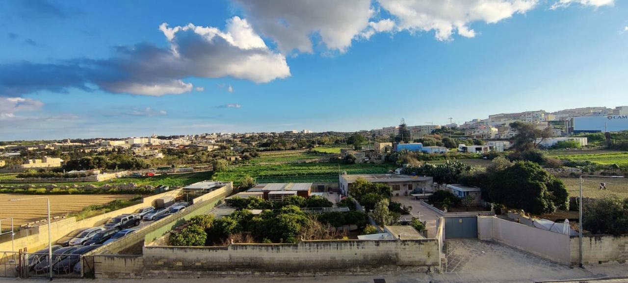 Blu-M Central Qormi Exteriör bild