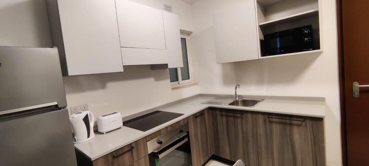 Blu-M Central Qormi Exteriör bild