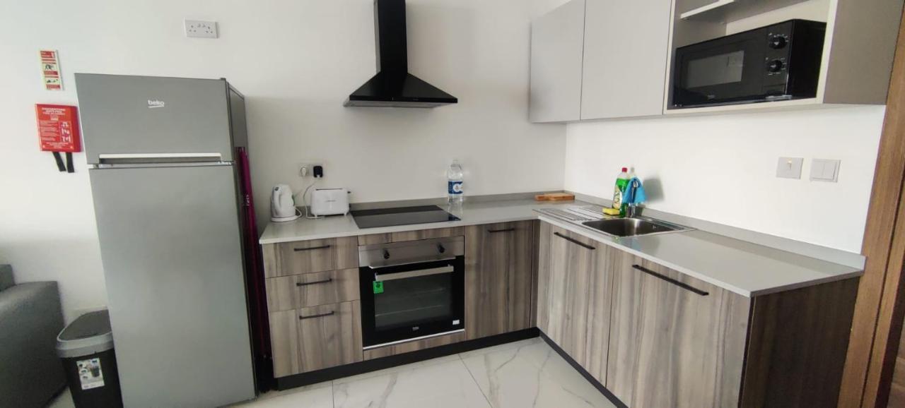 Blu-M Central Qormi Exteriör bild