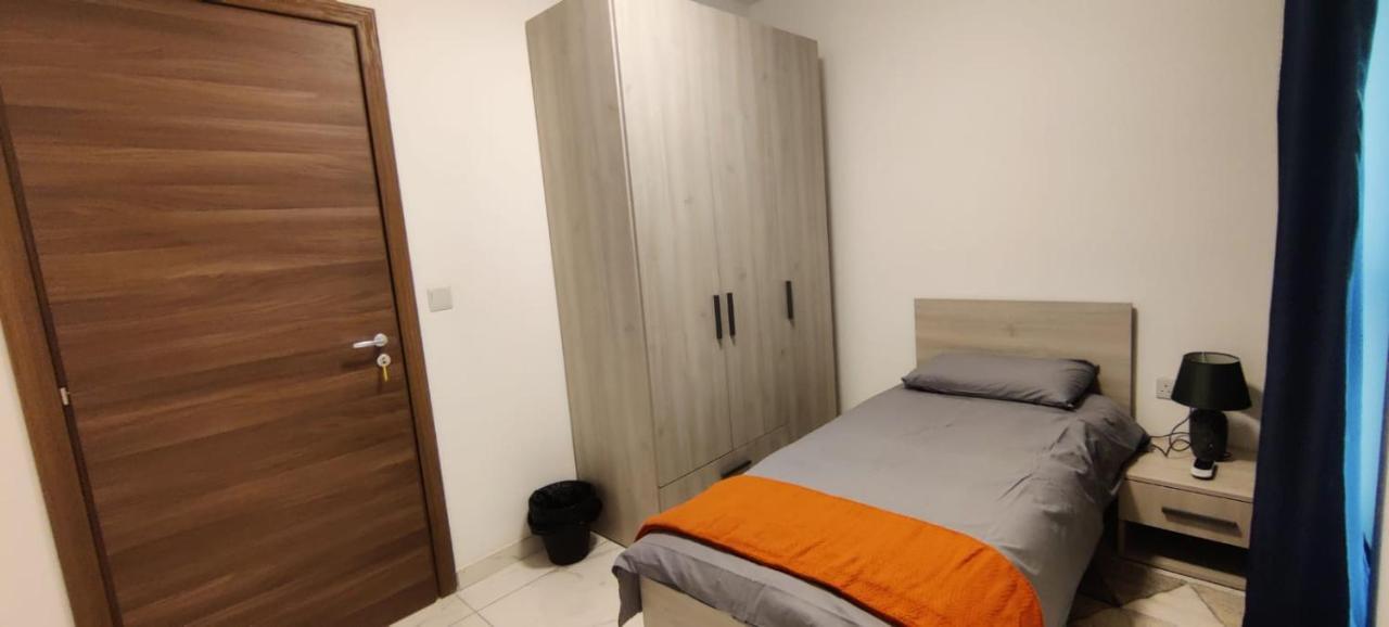 Blu-M Central Qormi Exteriör bild