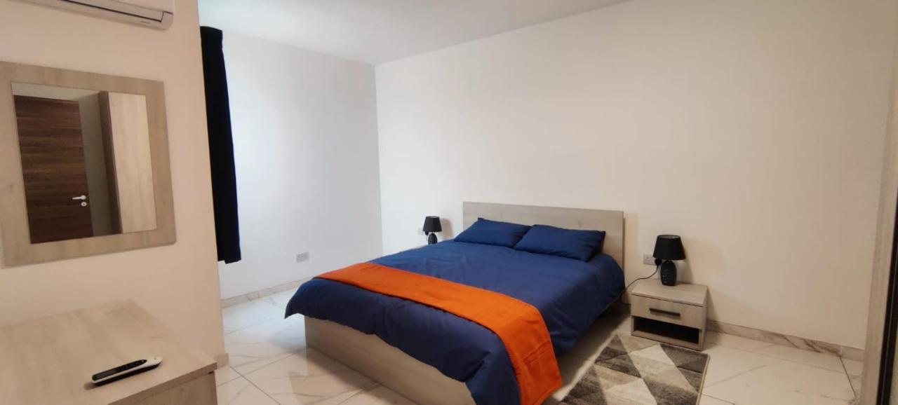 Blu-M Central Qormi Exteriör bild