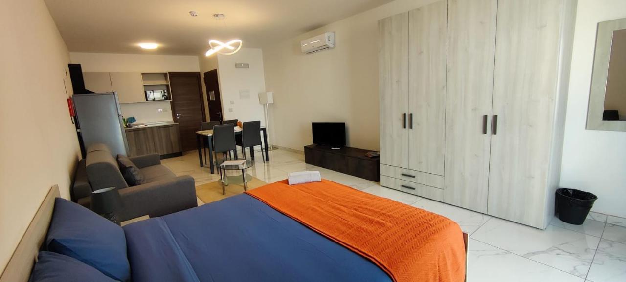 Blu-M Central Qormi Exteriör bild