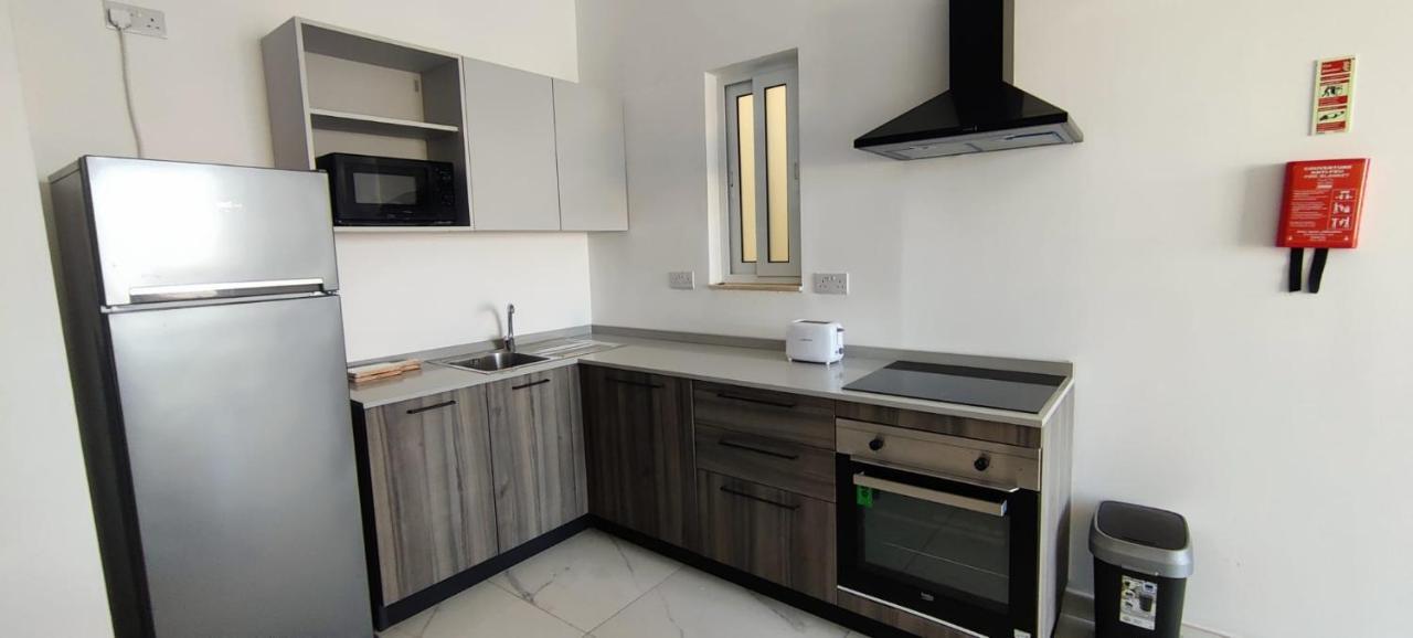 Blu-M Central Qormi Exteriör bild