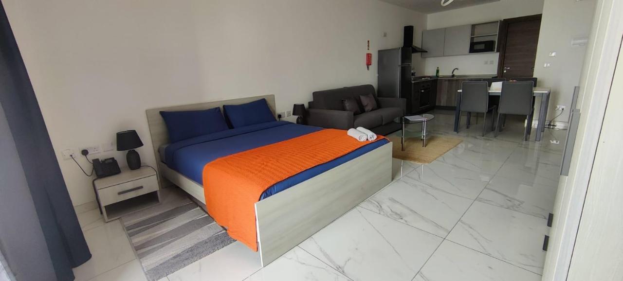 Blu-M Central Qormi Exteriör bild