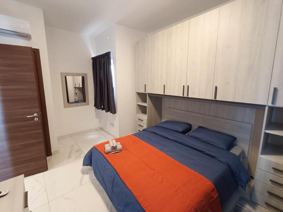 Blu-M Central Qormi Exteriör bild