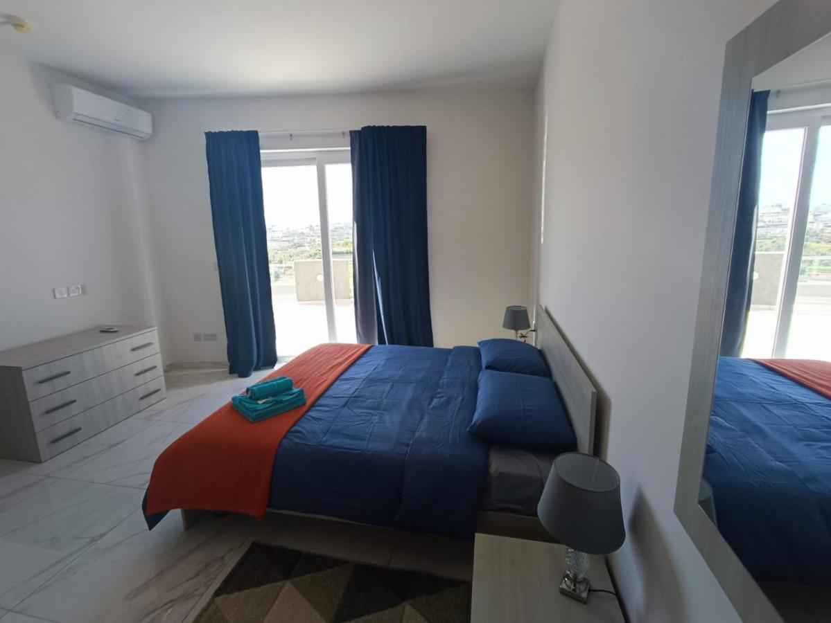 Blu-M Central Qormi Exteriör bild
