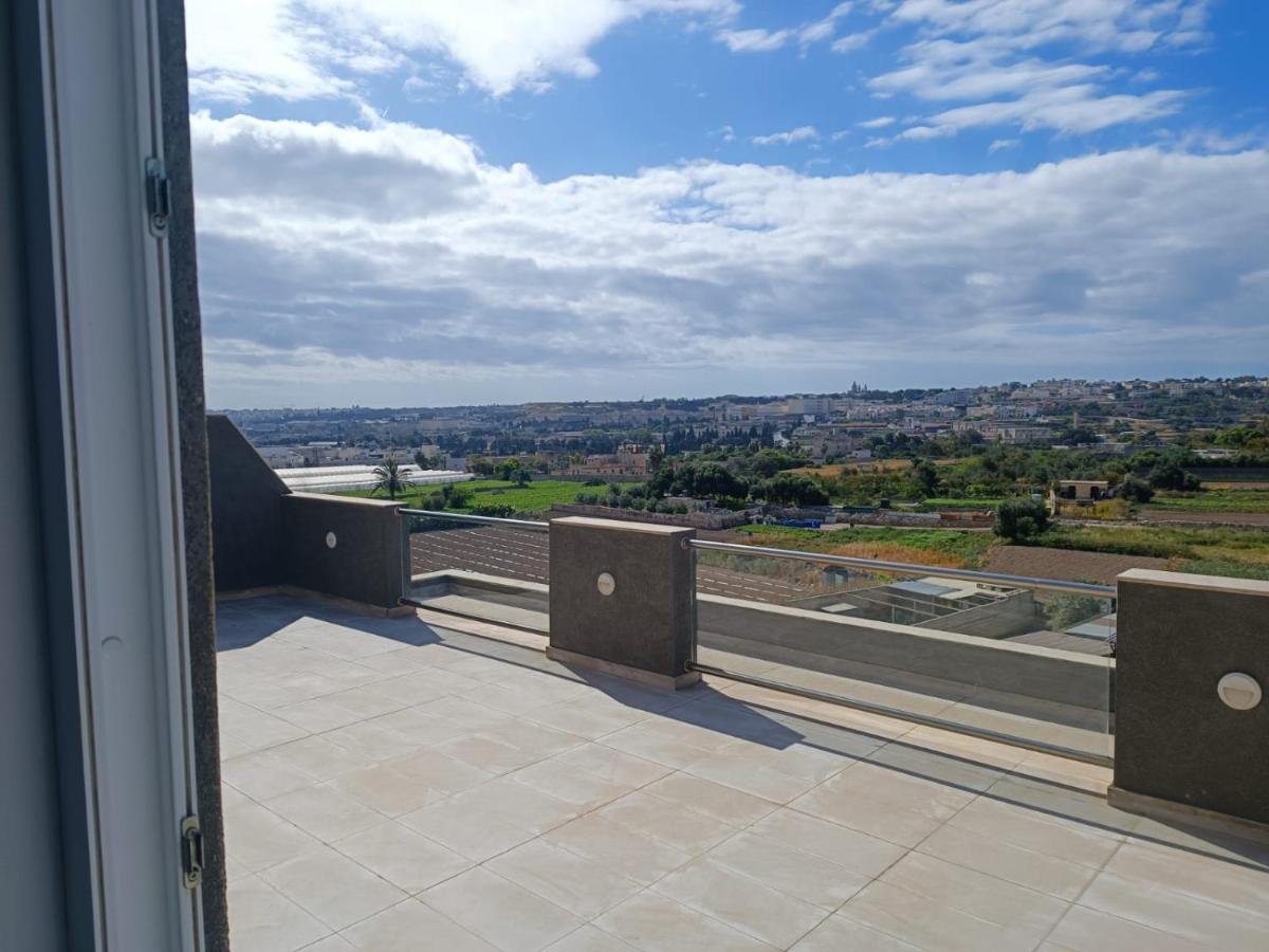 Blu-M Central Qormi Exteriör bild